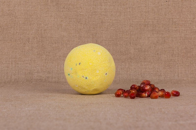 Blackcurrant & Cranberry Bubbling Bath Bomb Softening & Moisturizing